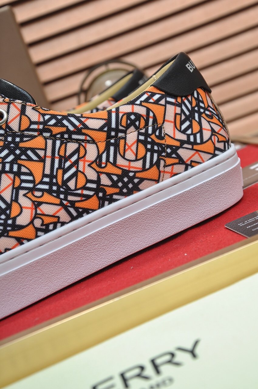 Burberry Geometric-Print Low-Top Sneakers - Orange, Black & White