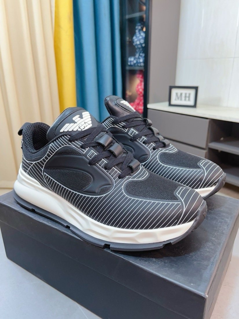 Giorgio Armani Textured Low-Top Sneakers